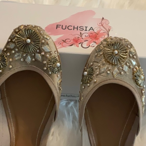 Fuchsia Embellished Cream Flats - Picture 3 of 11